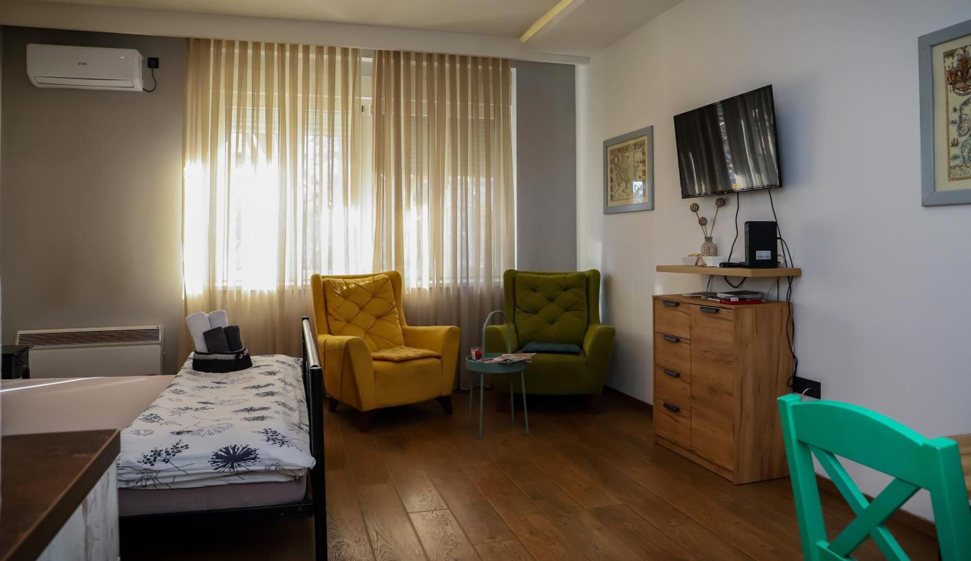 Rezervisi Slobodno, U Centru Smo Apartment Novi Sad Exterior photo